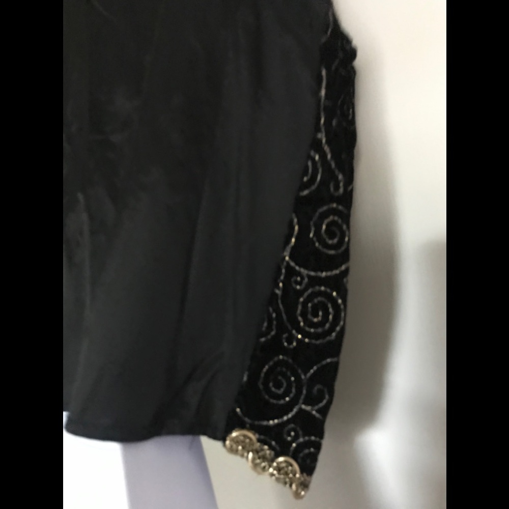Vintage JUDY KNAPP CALIFORNIA ,size  M black velvet like vest! - Picture 13 of 16